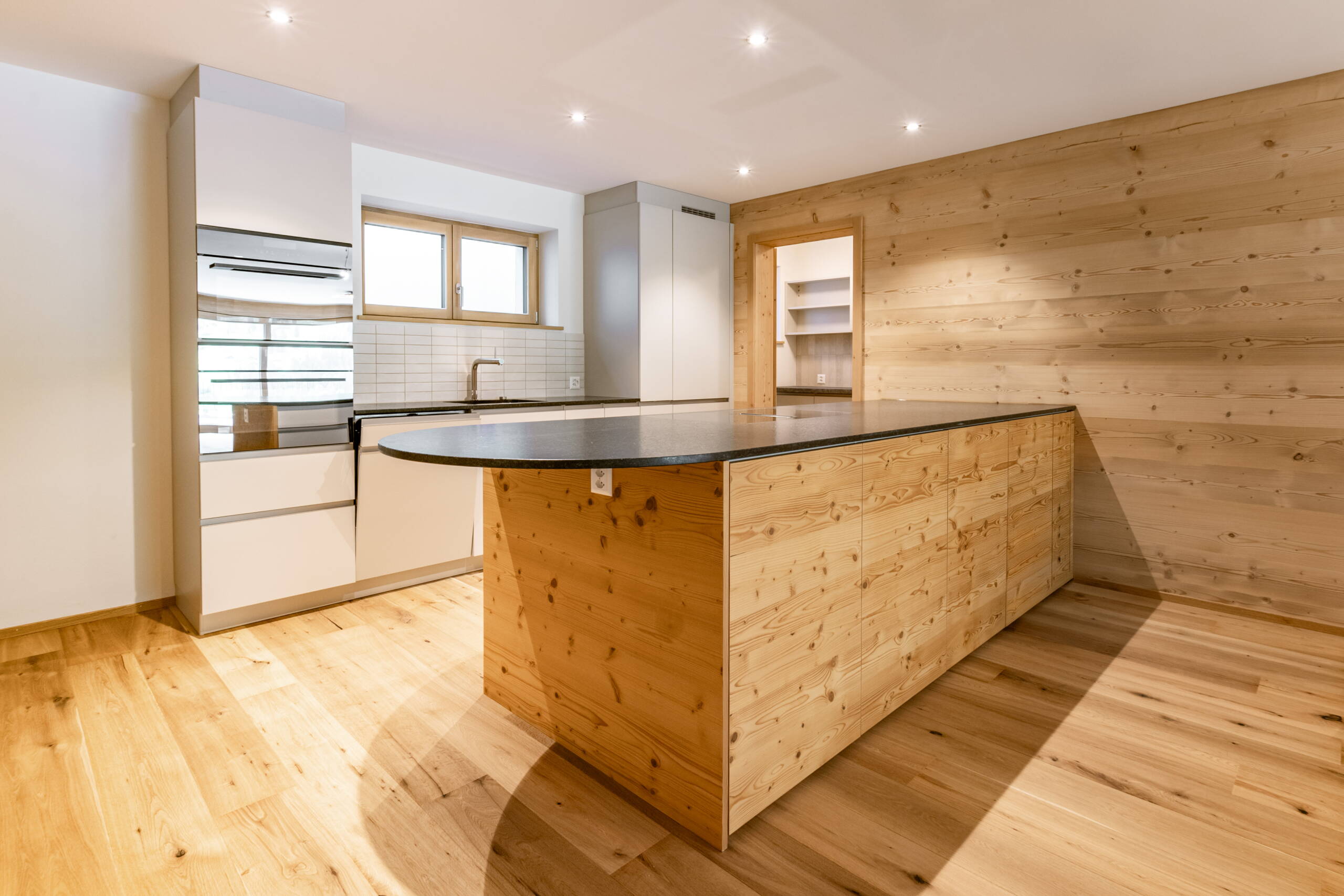 Küche einer Wohnung im Chalet GRINTIL