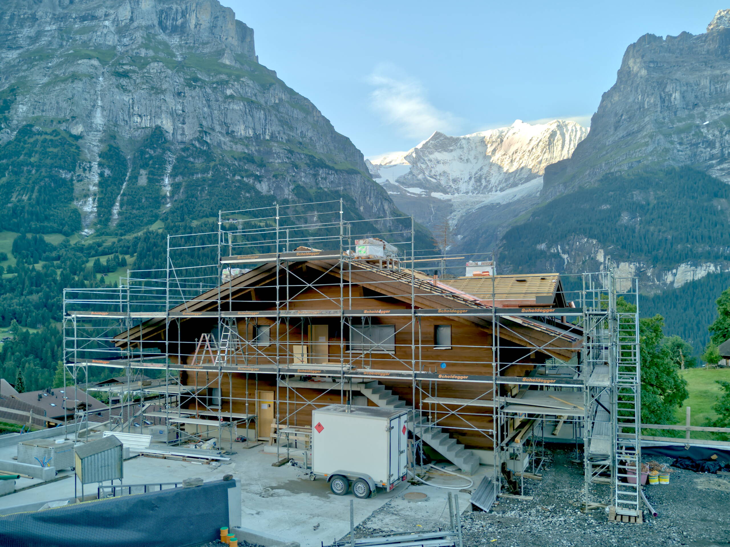 Kpnftiger Haupteingang zum Mehrfamilienhaus auf der Nordseite.